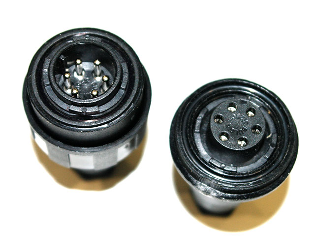 6 Pole Cable Mount Connector Socket